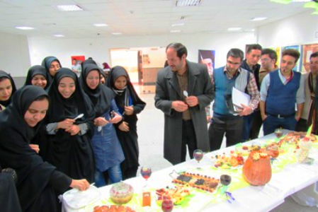 برگزاری مسابقه سفره آرایی شب یلدا در دانشکده بهداشت